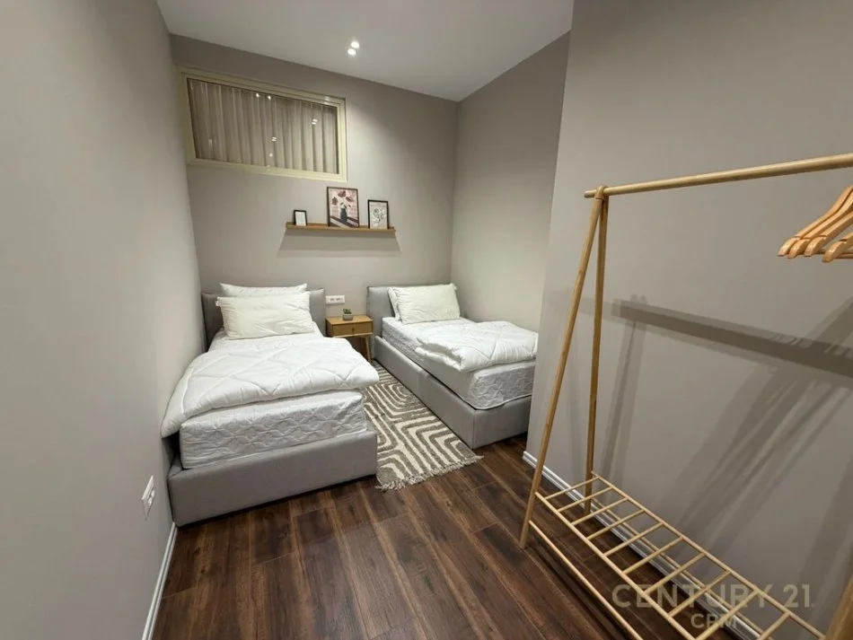 Tirane, shes apartament 2+1 Kati 2, 75 m² 190.000 € (Rruga e Bogdaneve)