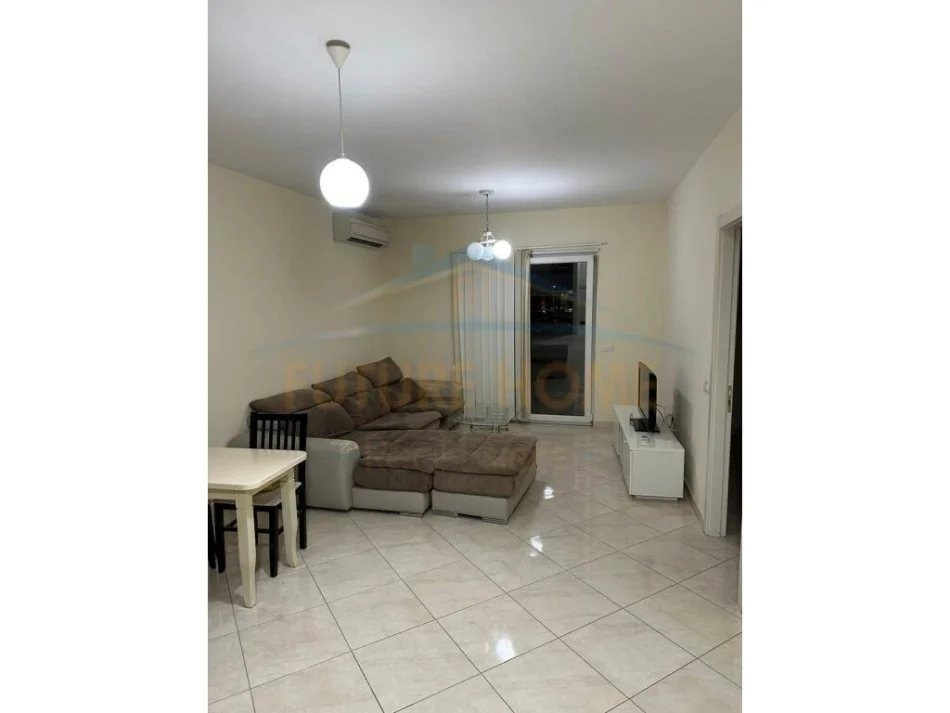 Tirane, jepet me qera apartament 1+1 Kati 7, 60 m² 400 € (Qera, Apartament 1+1, Unaza e Re, Tirane.)