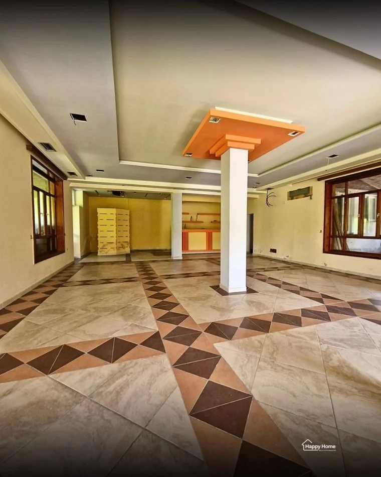 Tirane, jap me qera ambjent biznesi Kati 0, 500 m² 1.500 € (Megateg)