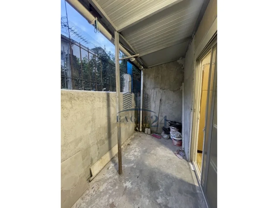 Tirane, jepet me qera apartament 1+1 Kati 1, 70 m² 450 € (Medrese)