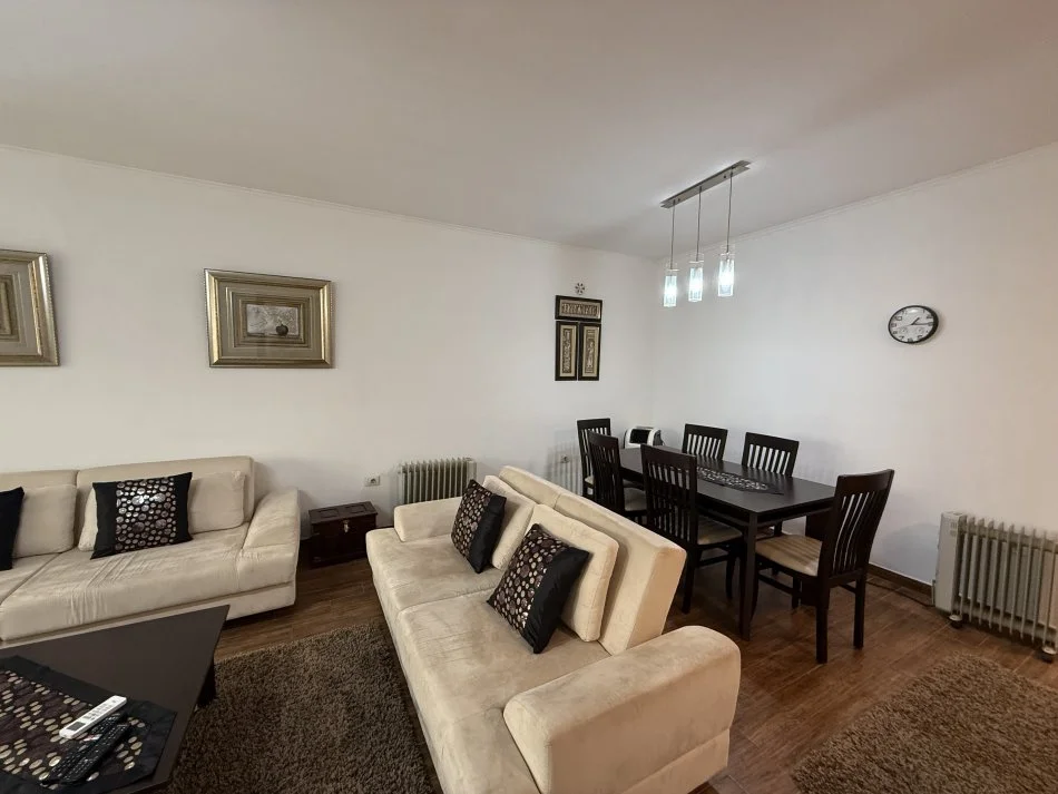 Tirane, jepet me qera apartament 2+1+Ballkon Kati 1, 114 m² 550 € (Rezidenca Kodra e Diellit 1)