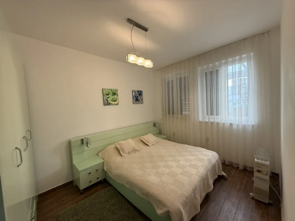 Tirane, jepet me qera apartament 2+1+Ballkon Kati 1, 114 m² 550 € (Rezidenca Kodra e Diellit 1)