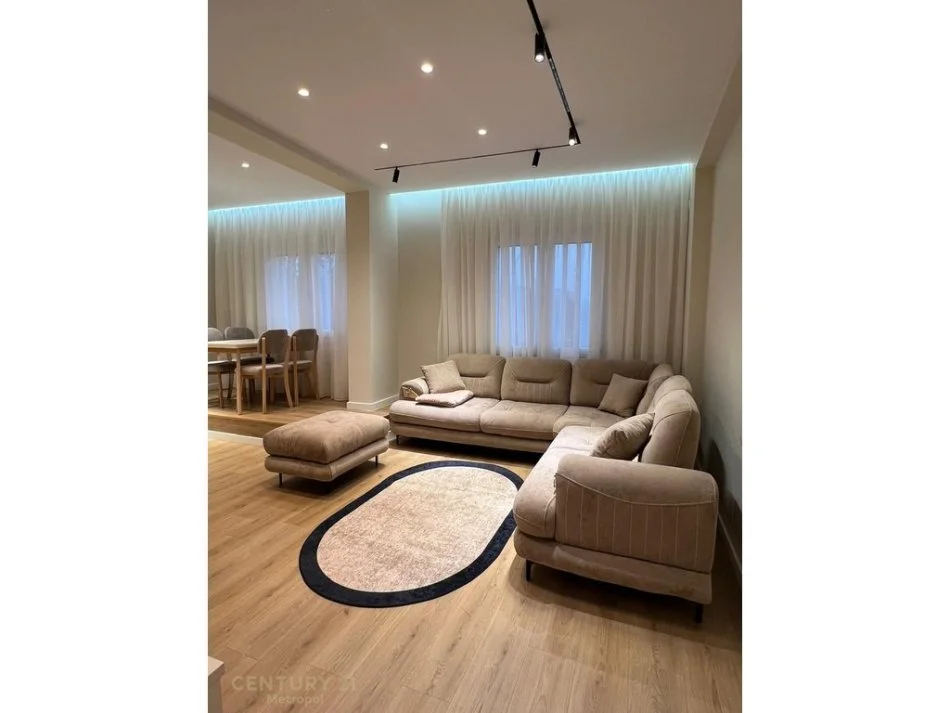 Tirane, jepet me qera apartament 1+1 Kati 5, 75 m² 750 € 