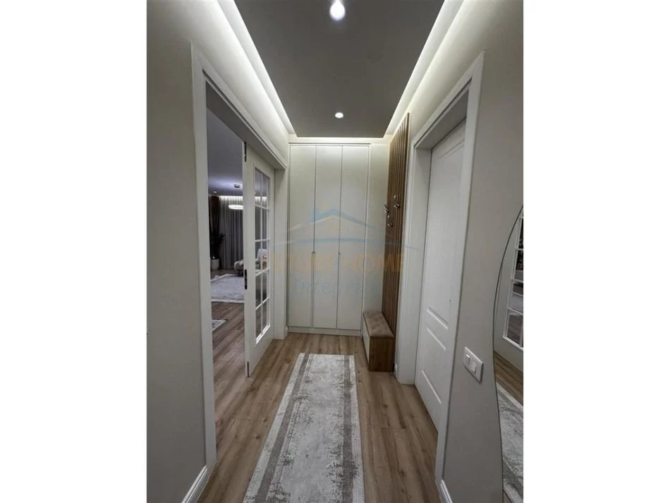 Tirane, shitet apartament 2+1+Aneks+Ballkon Kati 7, 112 m² 253.000 € (Xhamlliku e investuar ne detaje)