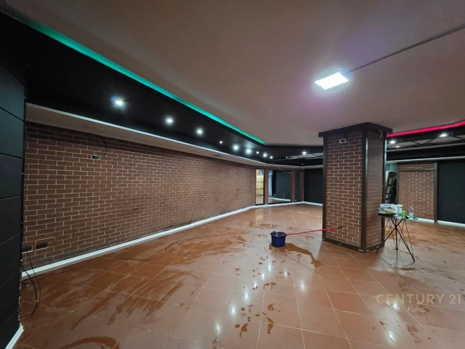 Tirane, shes ambjent biznesi Kati 0, 190 m² 500.000 € 