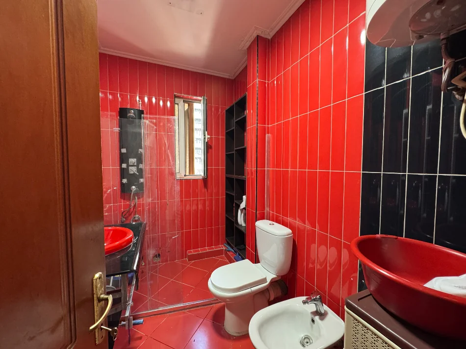 Tirane, jepet me qera apartament 1+1+Ballkon Kati 2, 72 m² 518 € 