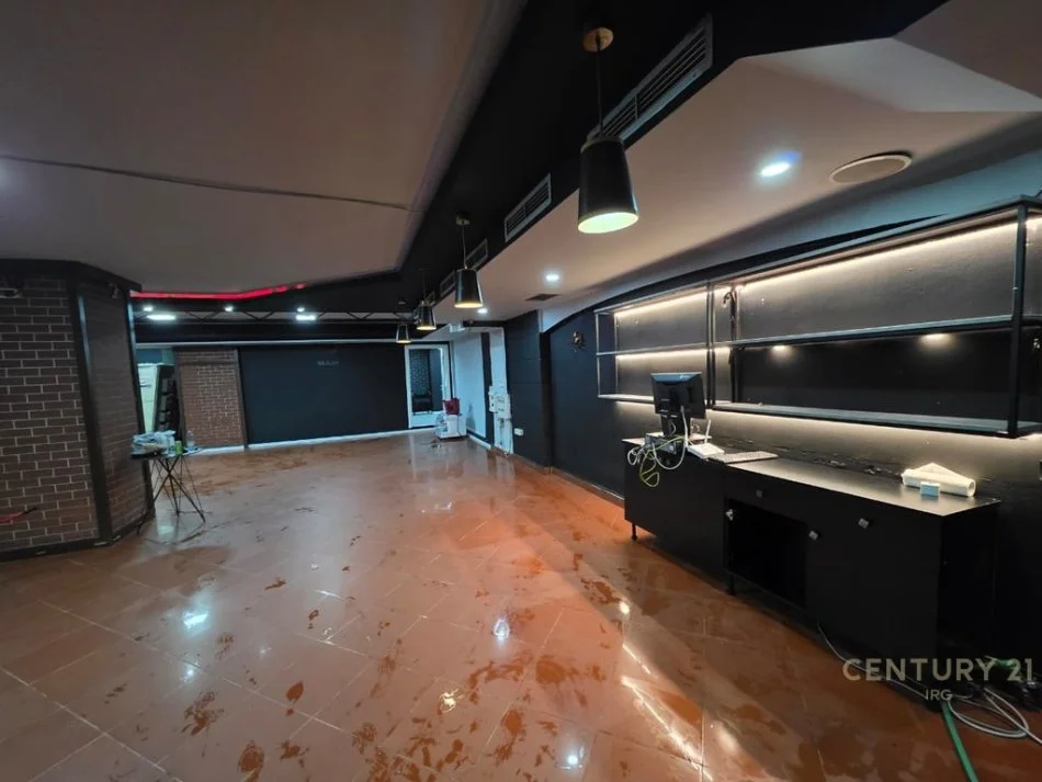 Tirane, shes ambjent biznesi Kati 0, 190 m² 500.000 € 