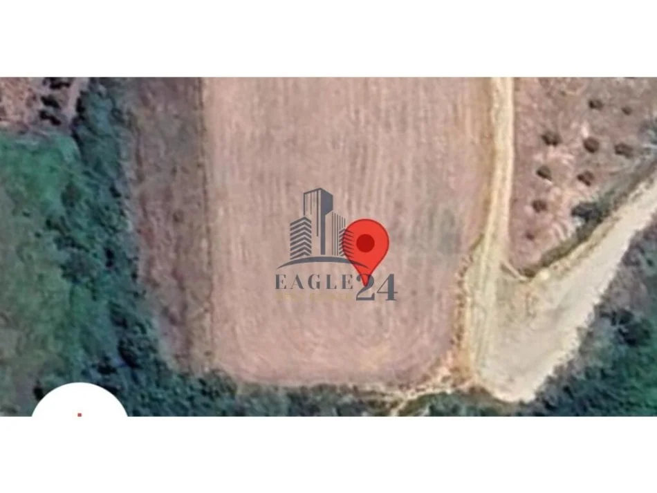 Tirane, shitet toke , 1.400 m² 100.000 € (Babrru)