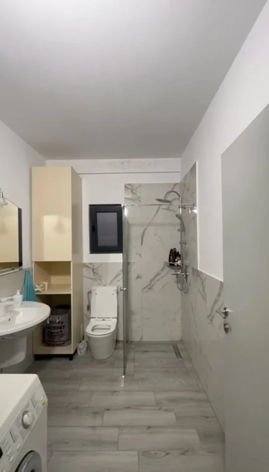 Tirane, jepet me qera shtepi 2+1 Kati 3, 90 m² 450 € (Astir prane Bar Sorriso)