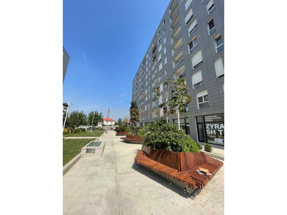 Tirane, jepet me qera ambjent biznesi Kati 1, 94 m² 700 € (Fiori Di Bosco)