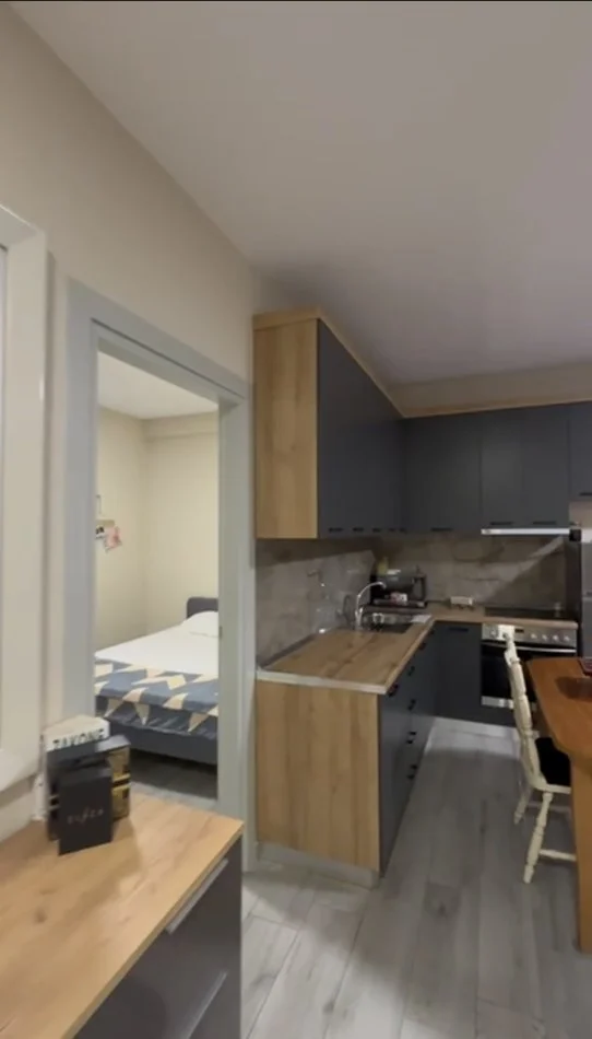 Tirane, jepet me qera shtepi 2+1 Kati 3, 90 m² 450 € (Astir prane Bar Sorriso)