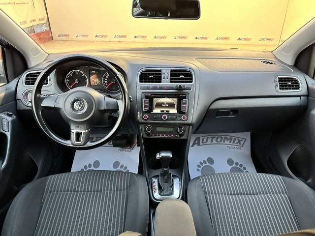 Tirane, shes makine Volkswagen POLO Viti 2010, 8.400 Euro