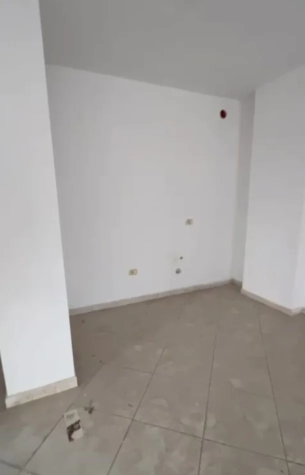 Tirane, shitet apartament 2+1+Ballkon Kati 8, 105 m² 115.000 € (Sokrat Miho prane Vila L 2)