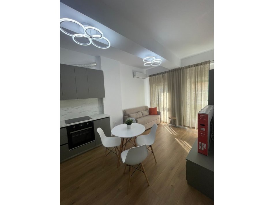 Tirane, jepet me qera apartament 1+1 Kati 3, 54 m² 450 € (Ali Demi)