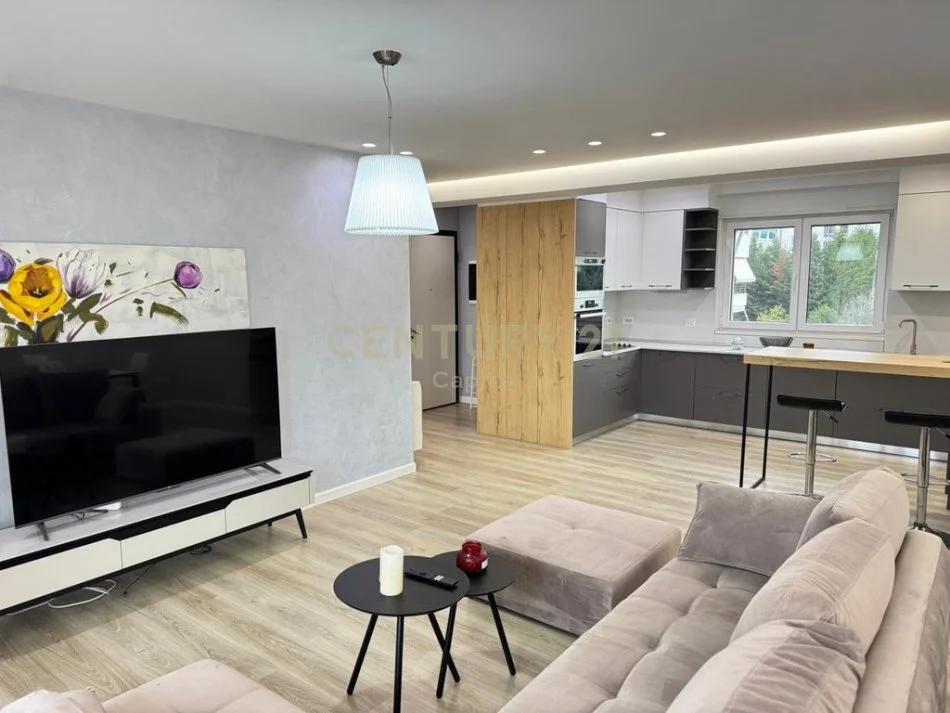 Tirane, jepet me qera apartament 3+1+Aneks+Ballkon Kati 3, 140 m² 1.300 € (Sunrise Residence)