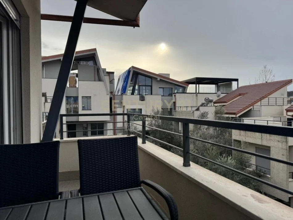 Tirane, jepet me qera apartament 3+1+Aneks+Ballkon Kati 3, 140 m² 1.300 € (Sunrise Residence)