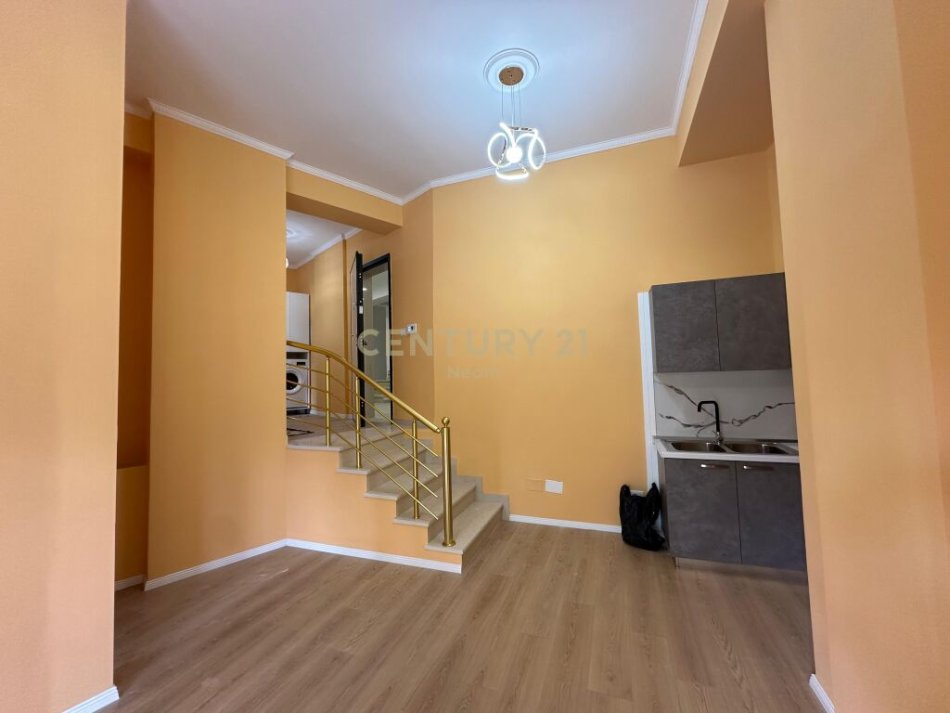 Tirane, jepet me qera apartament 2+1, Kati 1, 150 m² 550 € (Kodra e Diellit)