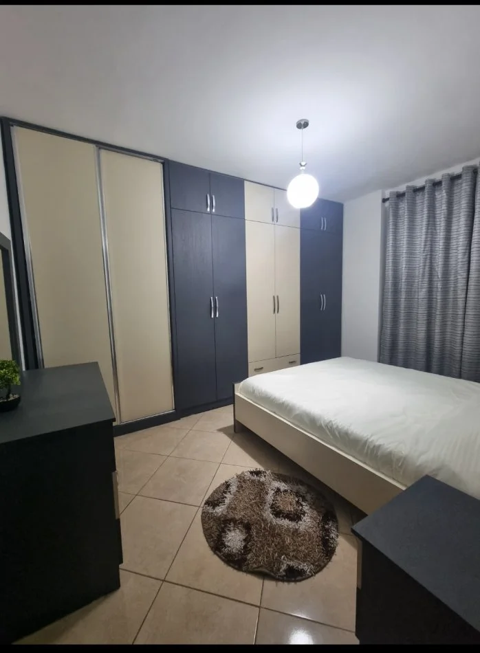Tirane, jepet me qera apartament 2+1 Kati 3, 106 m² 750 € (Rruga Jordan Misja prane Spakut)
