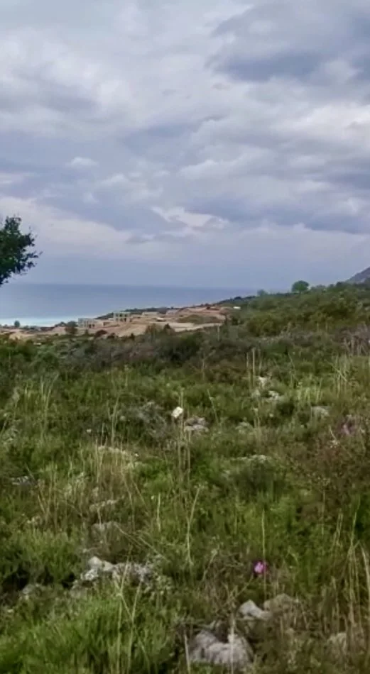 Dhermi - Palase, shitet toke ne bregdet , 4.500 m² 650.000 € (Rruga e Re Nacionale Dhermi - Himar)