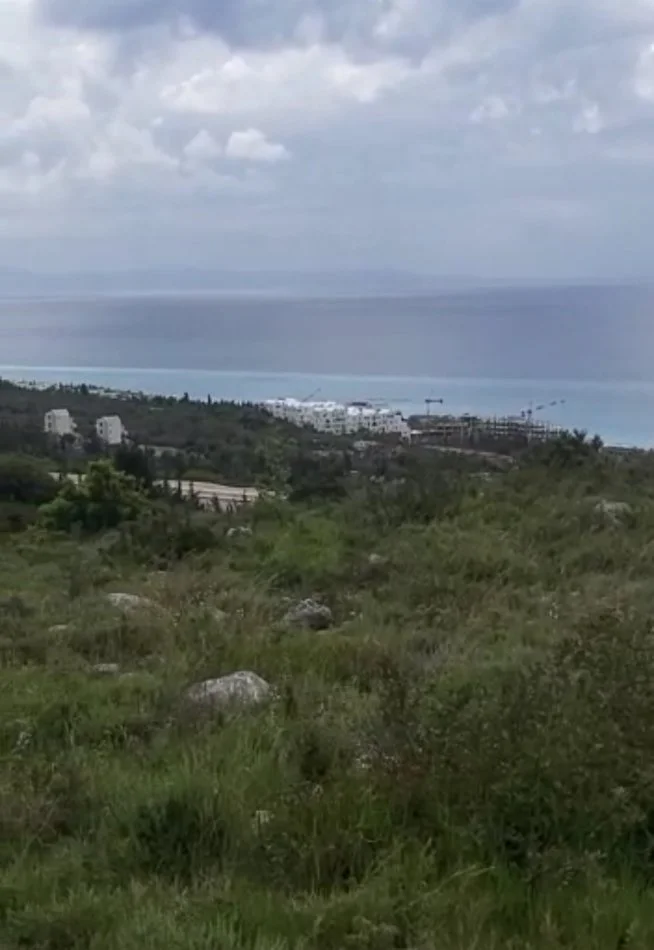 Dhermi - Palase, shitet toke ne bregdet , 4.500 m² 650.000 € (Rruga e Re Nacionale Dhermi - Himar)