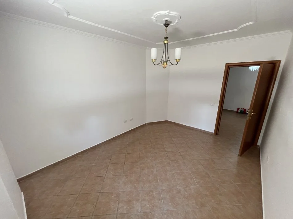 Tirane, shes apartament 2+1+Aneks+Ballkon Kati 1, 150 m² 275.000 € (KOMUNA PARISIT , KIKA 1)