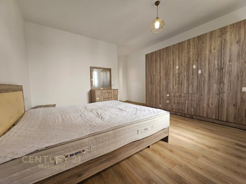 Tirane, jepet me qera Vile 2+1 Kati 2, 132 m² 550 € (Vilat Gjermane)