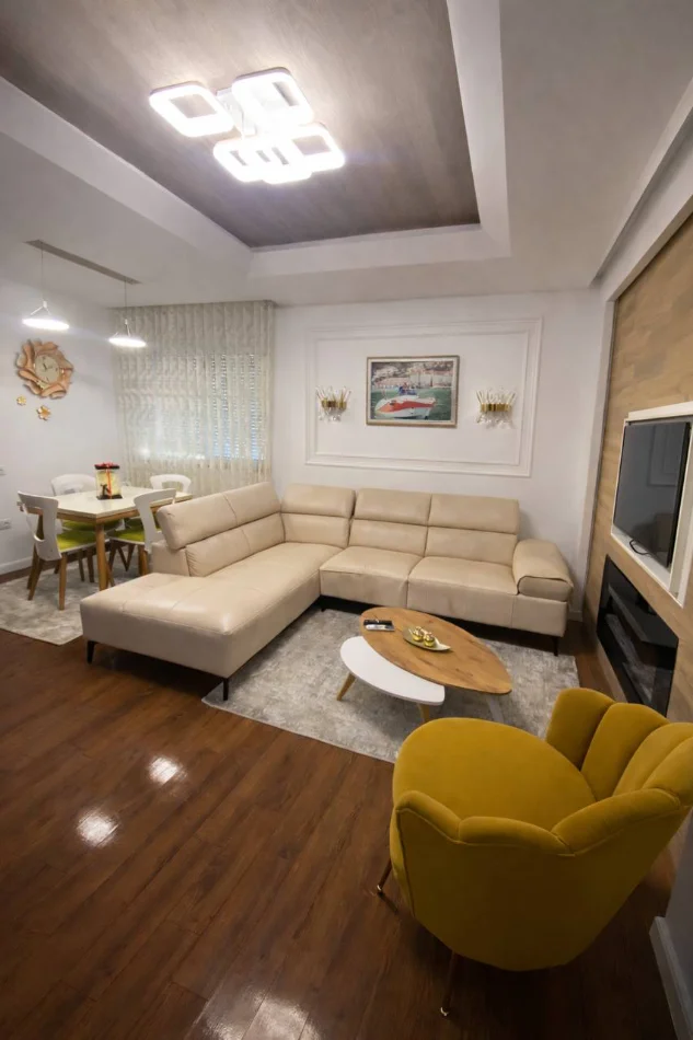 Tirane, shitet apartament 2+1+Ballkon Kati 4, 93 m² 186.000 € (Liqeni i Thate, Tirane)