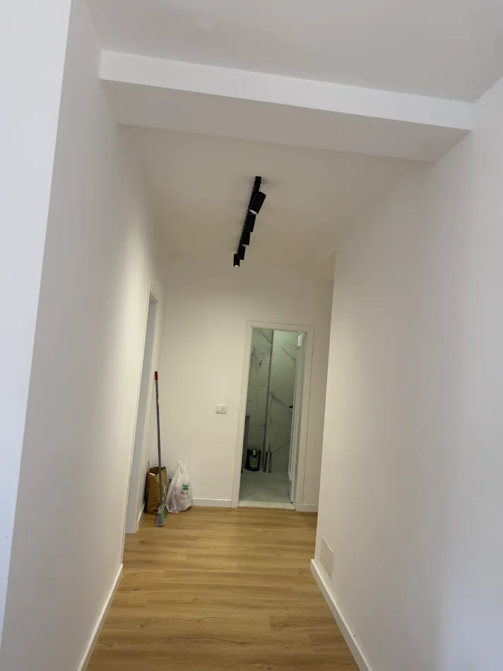 Tirane, jepet me qera apartament 1+1 , 70 m² 