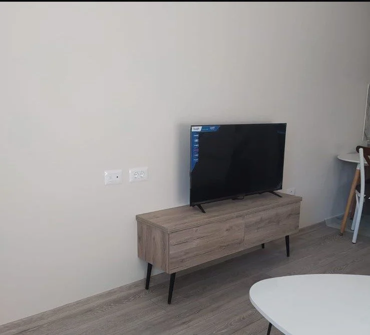 Tirane, jepet me qera apartament 1+1 Kati 2, 62 m² 350 € (Shkoze)