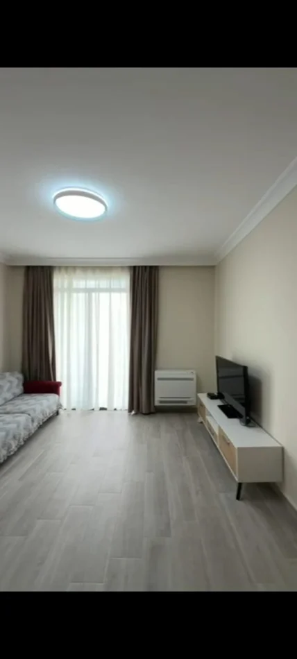 Tirane, jepet me qera apartament 1+1 Kati 5, 67 m² 450 € (Rruga 5 Maji)