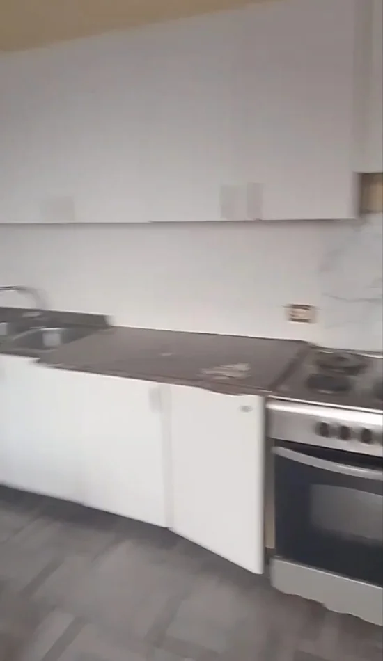 Tirane, jepet me qera apartament 1+1 Kati 3, 60 m² 260 € (Rruga 5 Maji)