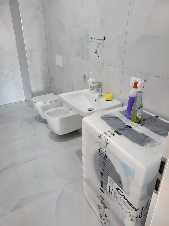 Tirane, jepet me qera apartament 1+1 Kati 6, 50 m² 350 € (Ali Demi)