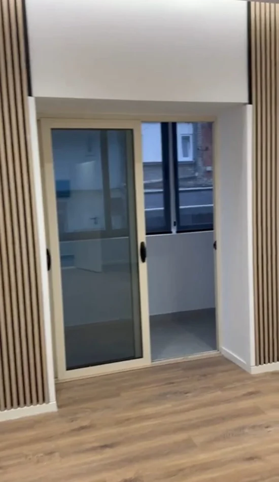 Tirane, jepet me qera ambjent biznesi Kati 1, 75 m² 700 € (Vasil Shanto)