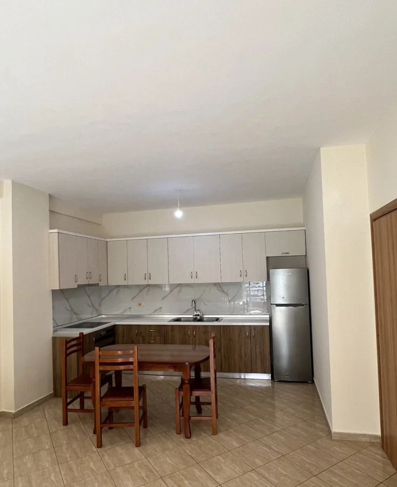 Tirane, jepet me qera apartament 1+1 Kati 2, 78 m² 450 € (Kodra E Diellit)
