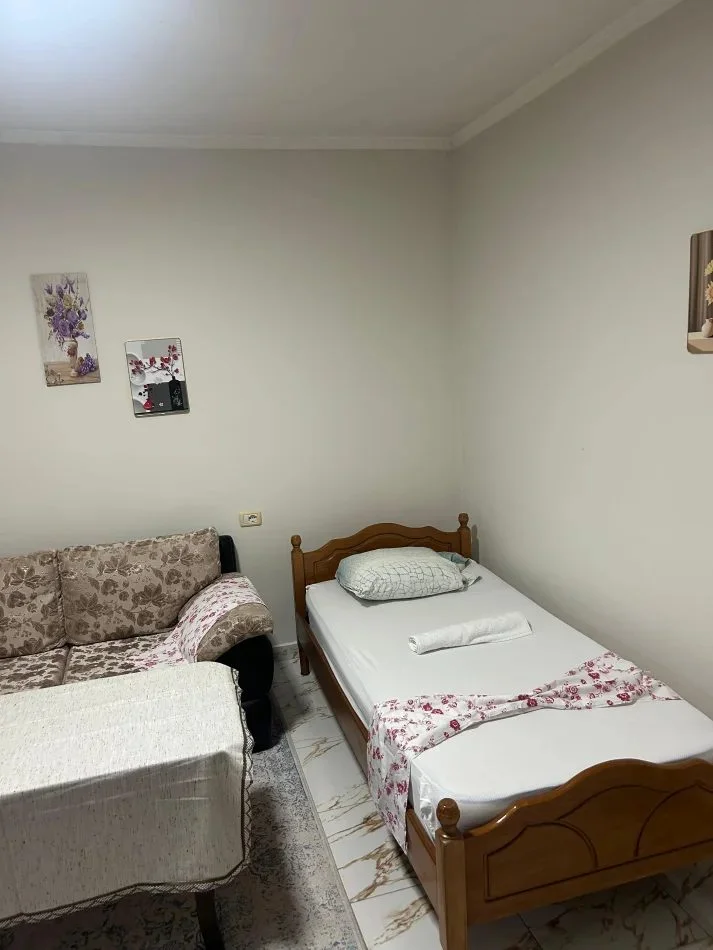 Tirane, jepet me qera apartament 1+1 Kati 1, 35 m² 270 € (Don Bosko)