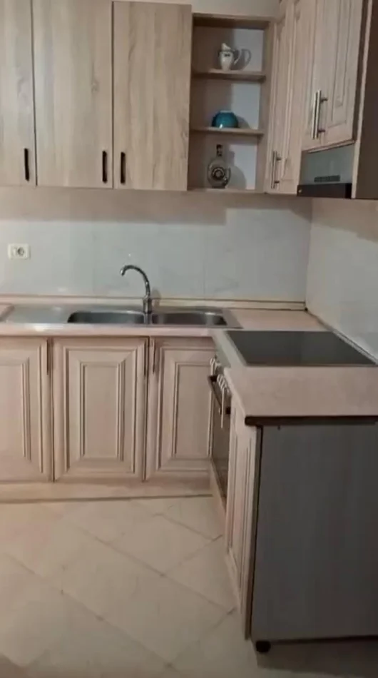 Tirane, jepet me qera apartament 1+1 Kati 3, 70 m² 400 € (Pas Globit Rruga Babe Rexha)