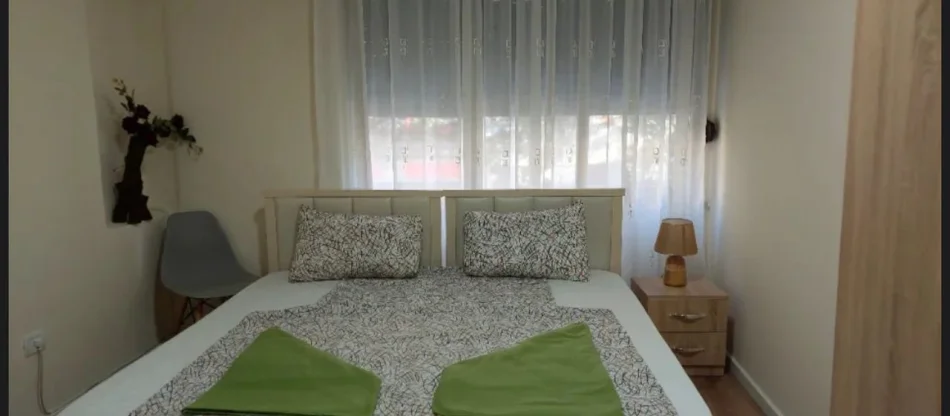 Tirane, jepet me qera apartament 1+1 Kati 1, 55 m² 600 € (Rruga Myslym Shyri)