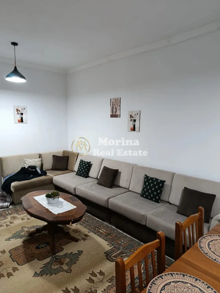 Tirane, jepet me qera apartament 1+1 Kati 1, 80 m² 400 € (Afer Black Stone Rruga 5 Maji)