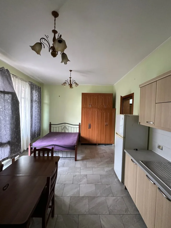 Tirane, jepet me qera apartament 1+1 Kati 2, 40 m² 300 € (Ish Uzina Dinamo)