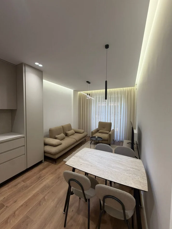 Tirane, jepet me qera apartament 1+1 Kati 3, 57 m² 550 € (Fusha Aviacionit)