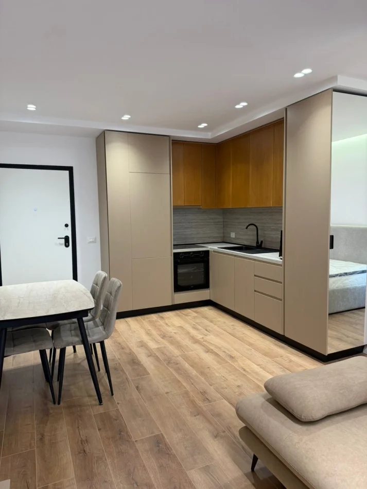 Tirane, jepet me qera apartament 1+1 Kati 3, 55 m² 550 € (Fusha Aviacionit)