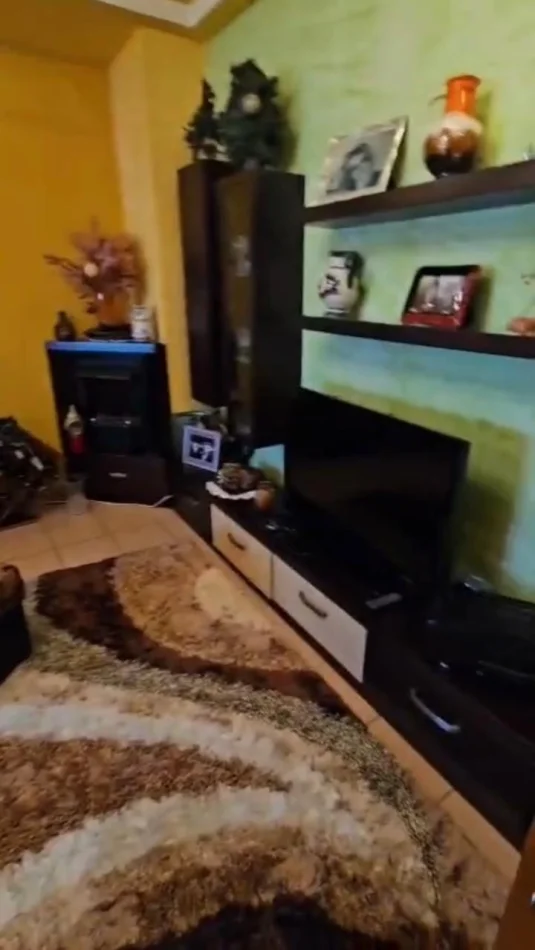 Tirane, jepet me qera apartament 2+1 Kati 5, 100 m² 600 € (Selvia)