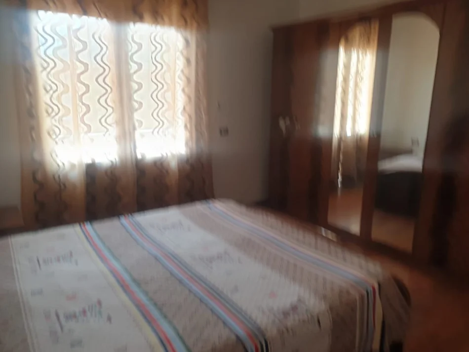 Tirane, jepet me qera apartament 2+1 Kati 2, 65 m² 400 € (Qsut)
