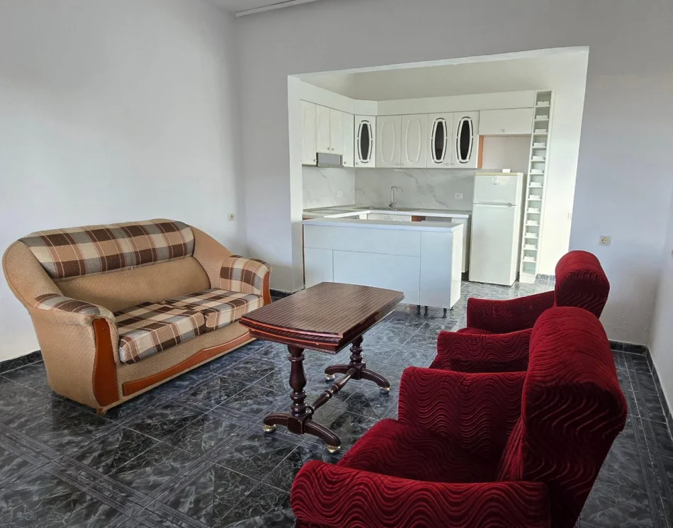 Tirane, jepet me qera apartament 2+1 Kati 2, 70 m² 450 € (Qytet Studenti)