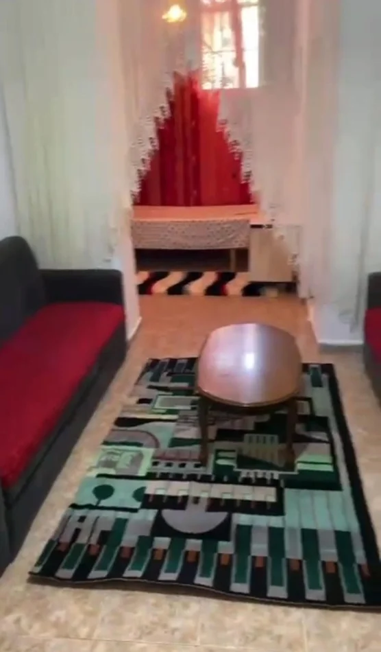 Tirane, jepet me qera apartament 1+1 Kati 1, 30 m² 300 € (Vasil Shanto)