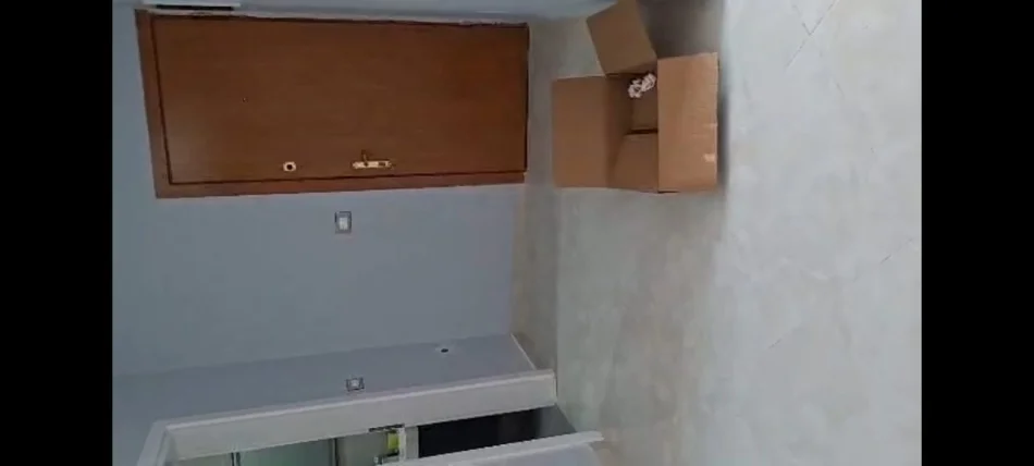 Tirane, jepet me qera apartament 2+1 Kati 3, 85 m² 400 € (Ali Demi )