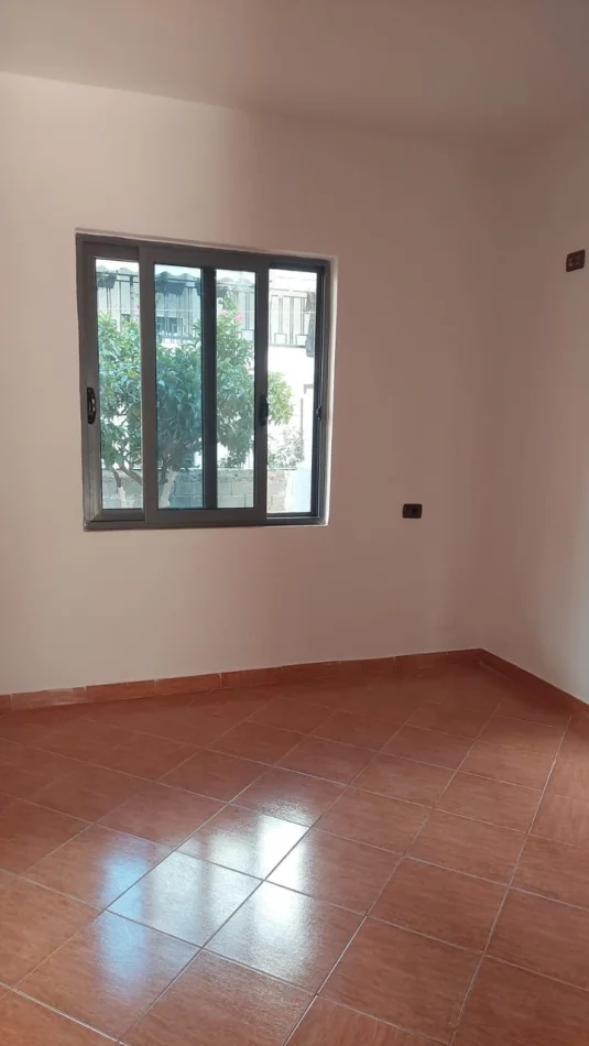 Tirane, jepet me qera apartament 2+1 Kati 1, 90 m² 450 € (Allias)