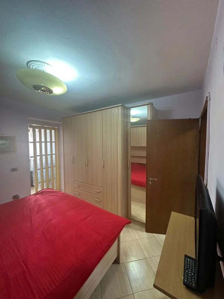 Tirane, jepet me qera apartament 2+1 Kati 3, 75 m² 450 € (Pediatria)