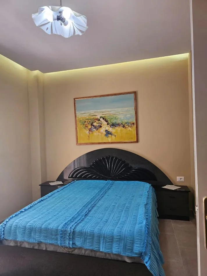 Tirane, jepet me qera apartament 1+1 Kati 2, 75 m² 500 € (Don Bosko)