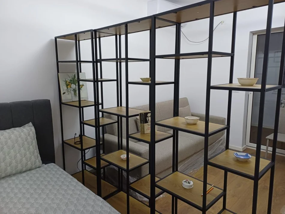 Tirane, jepet me qera apartament 1+1 Kati 5, 40 m² 500 € (Rruga Myslym Shyri)